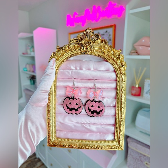 Pink Jack o Lantern Halloween Earrings - Picture 1 of 2